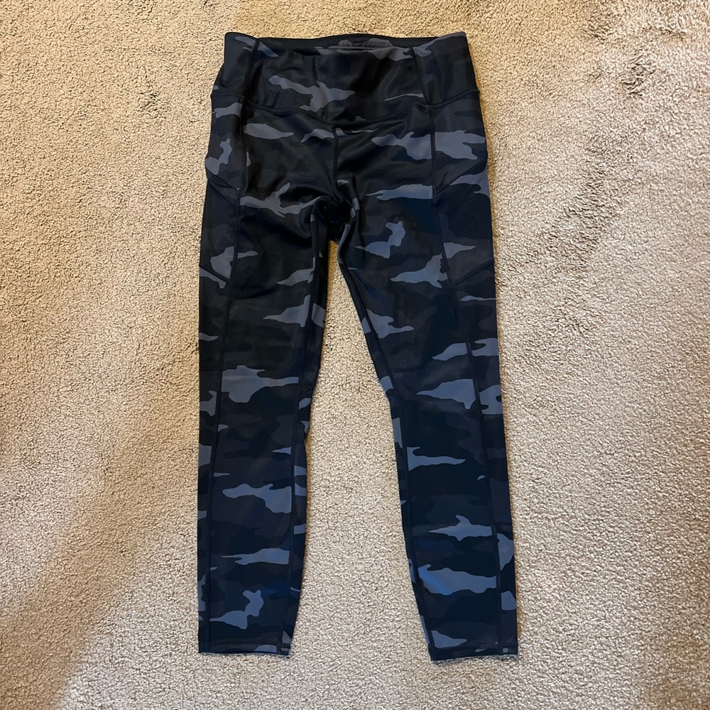 Athleta 7/8 camo tights